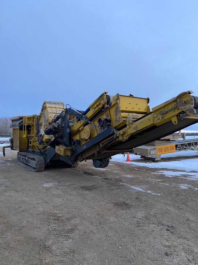 Used Keestrack R3 track mounted impact crusher for sale for rent