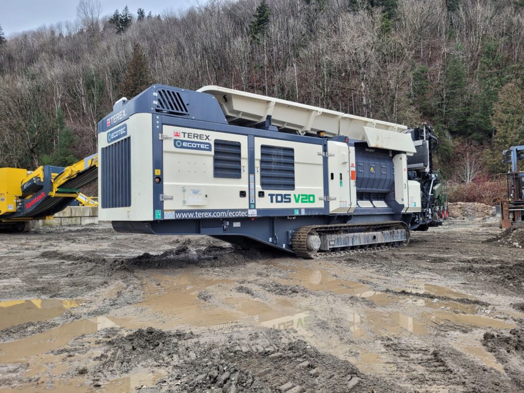 Used Ecotec V20 medium speed track mounted shredder for sale