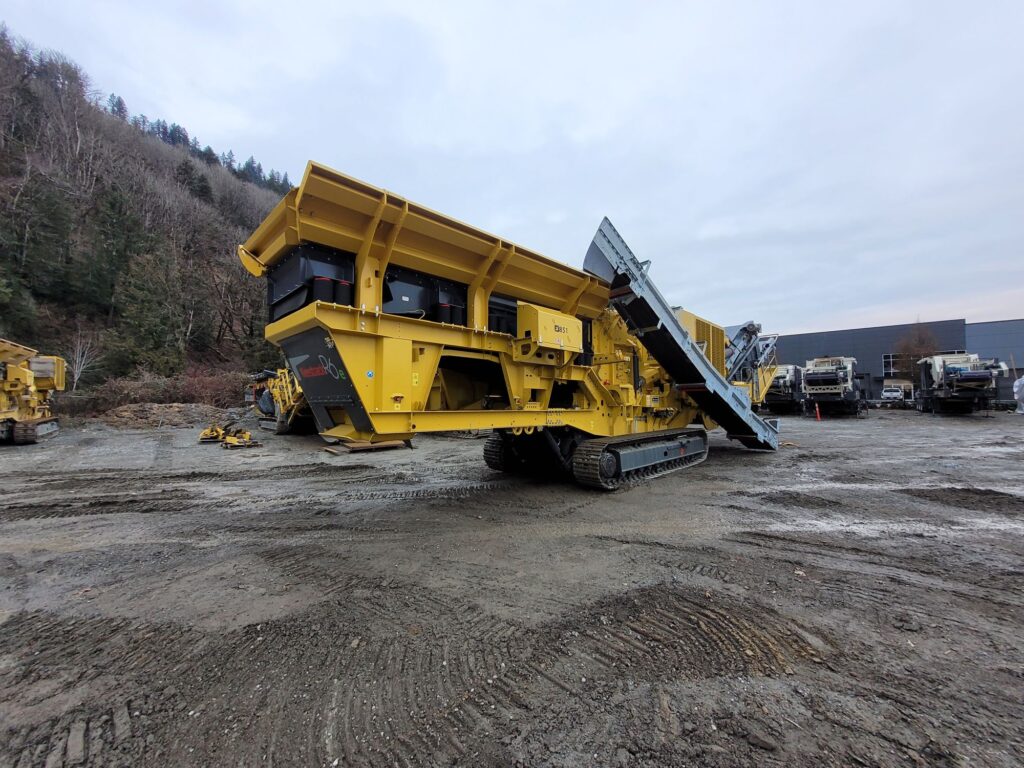 Keestrack R6 impact crusher.