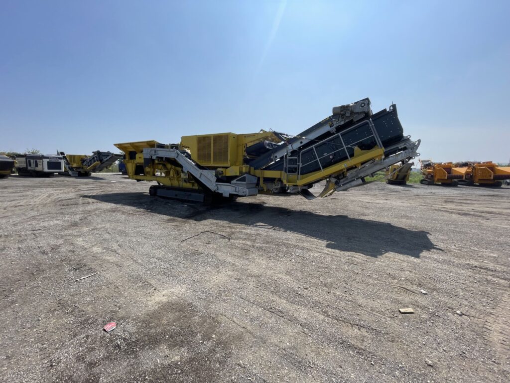 Keestrack R6 impact crusher.