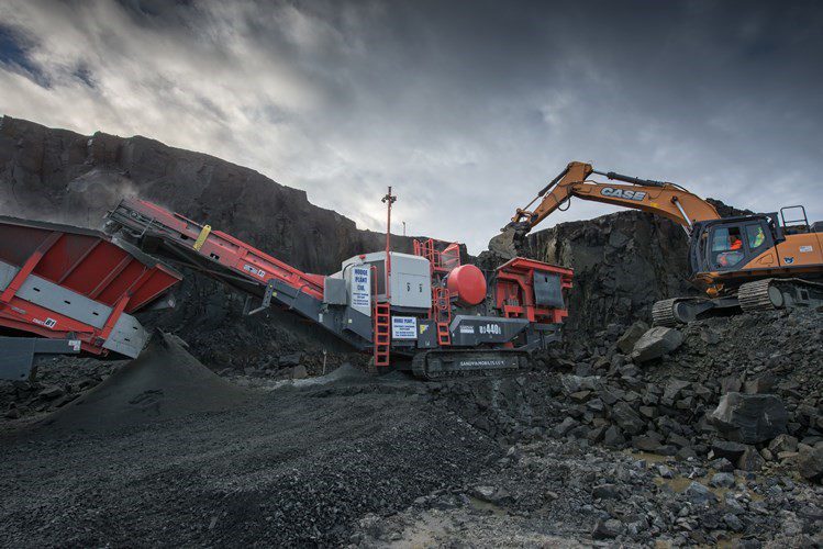 Sandvik UJ440i jaw crusher.