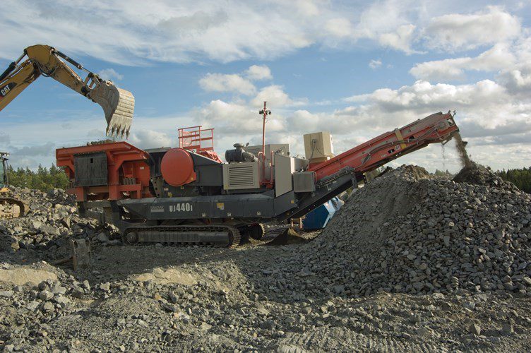 Sandvik UJ440i jaw crusher.