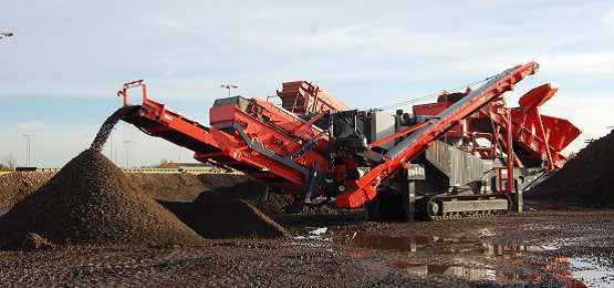 Sandvik QH441 mobile tracked cone crusher