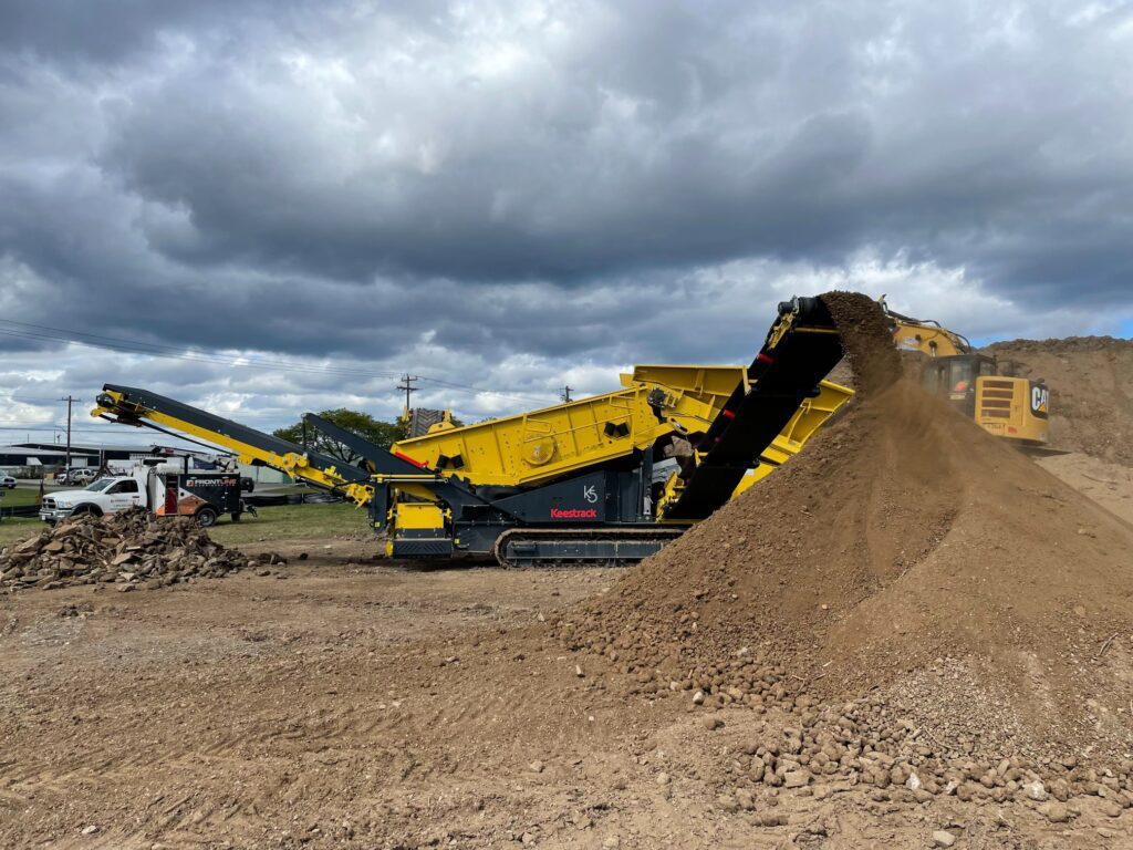 Keestrack K5 scalping screening plant.