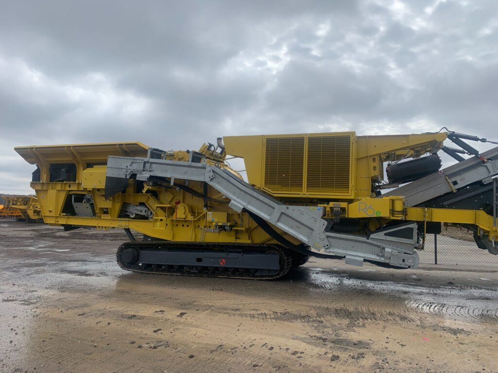 Keestrack R6 impact crusher.