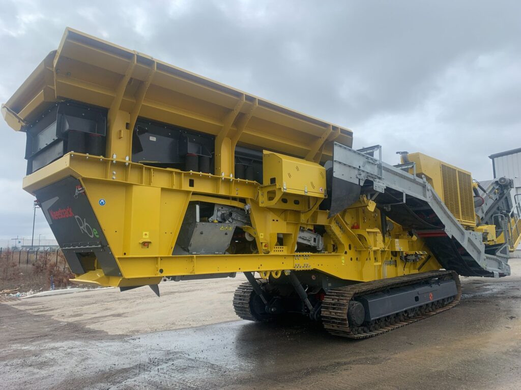 Keestrack R6 impact crusher.