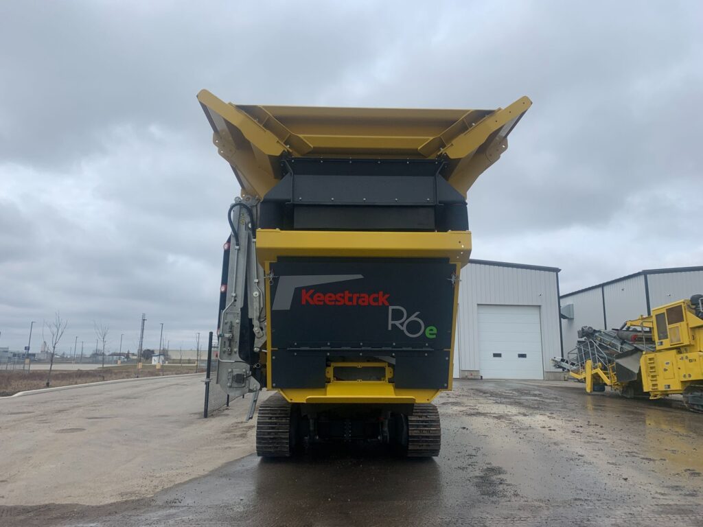 Keestrack R6 impact crusher.