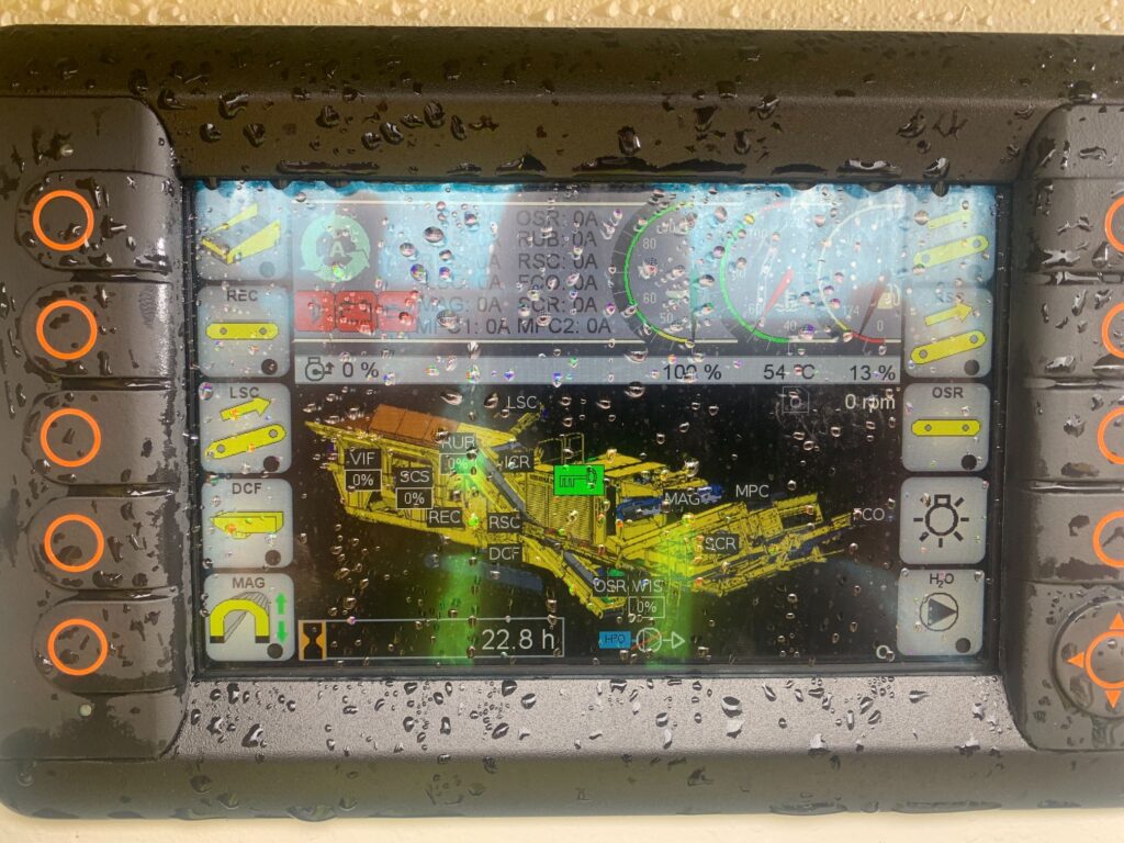 Keestrack R6 impact crusher.