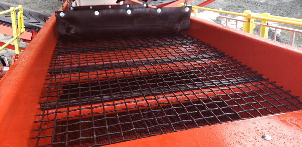 Sandvik QA411 screen plant.