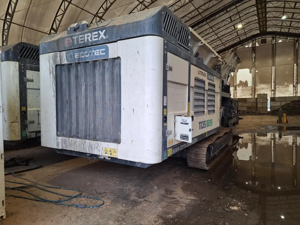 2020 Ecotec TDS 825 Slow Speed Shredder