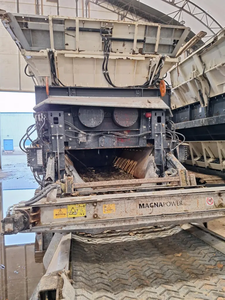 2020 Ecotec TDS 825 Slow Speed Shredder