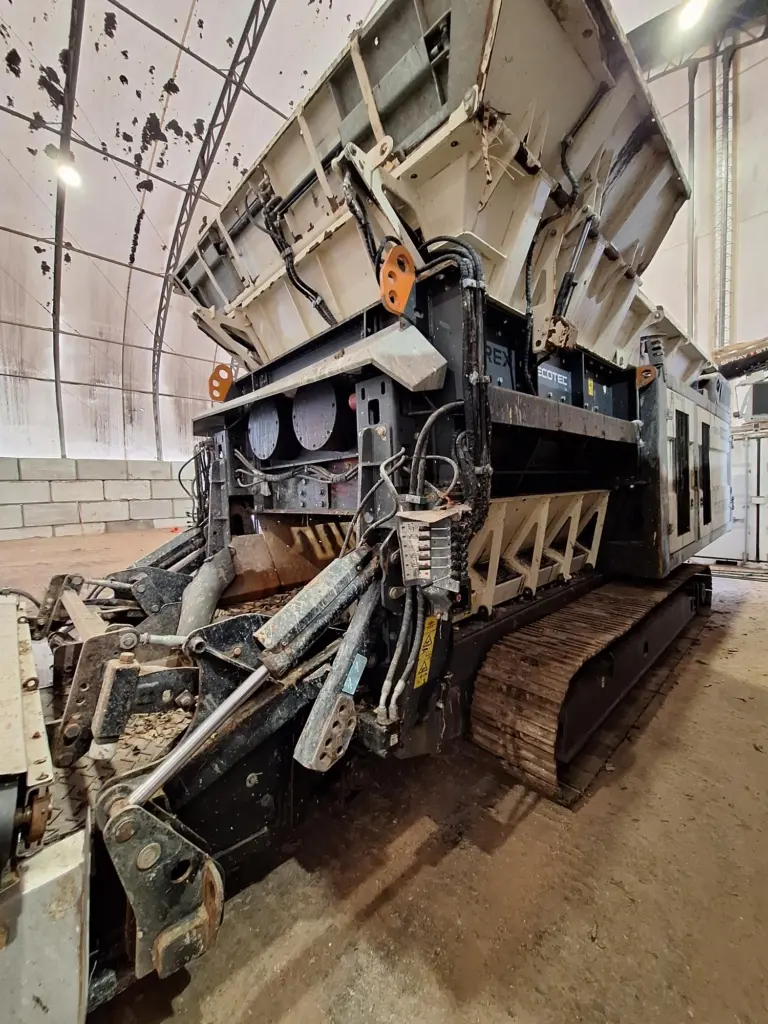 2020 Ecotec TDS 825 Slow Speed Shredder