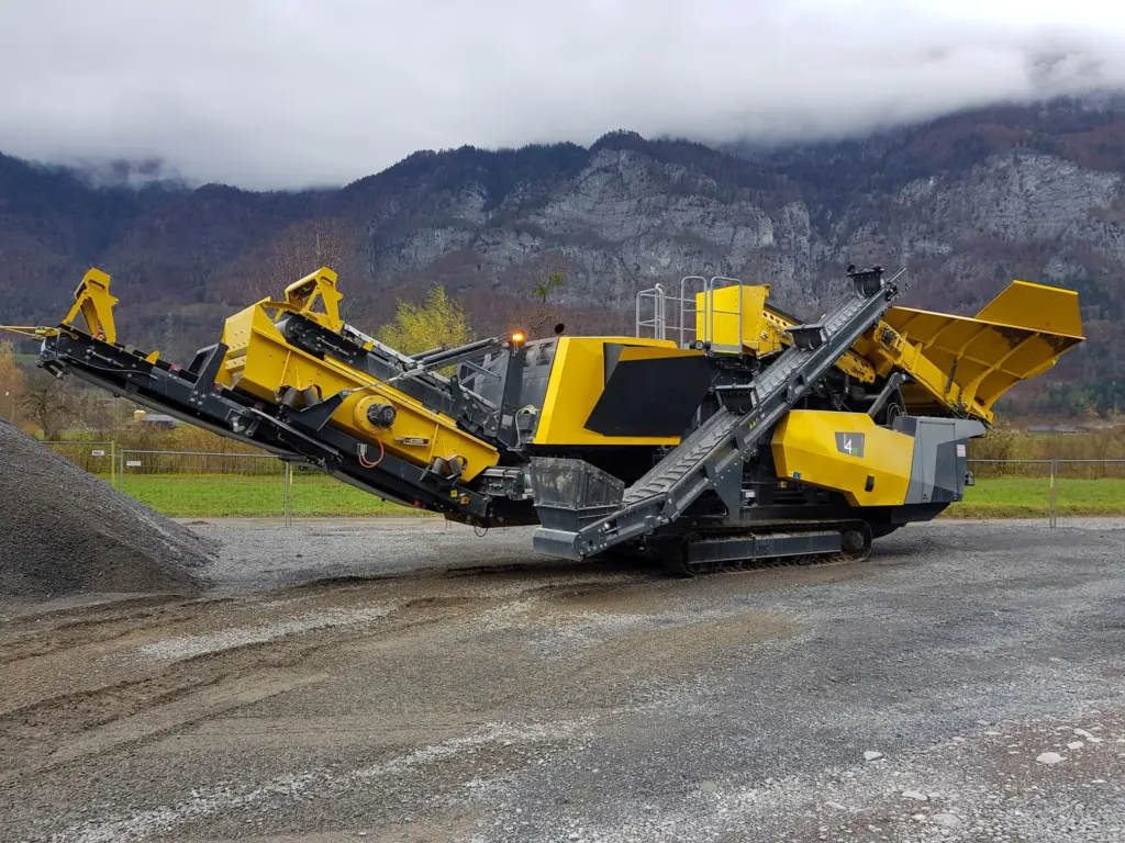 Keestrack i4e reversible impact crusher