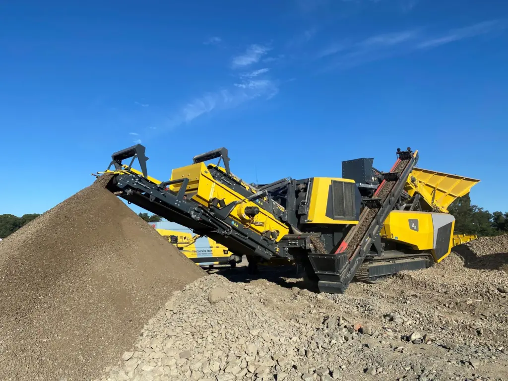 Keestrack i4e reversible impact crusher