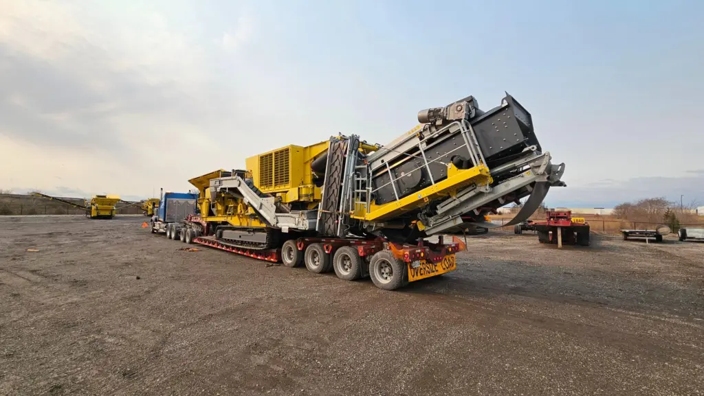 Keestrack R6 mobile impact crusher.
