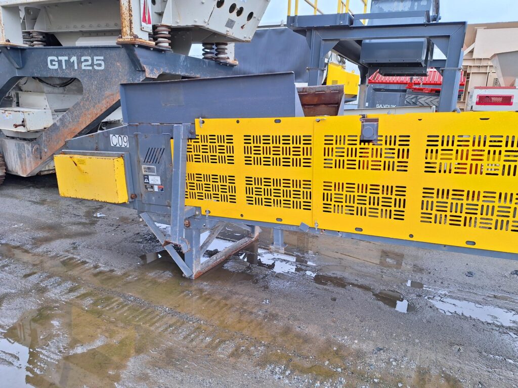 2016 Superior 36” x 60’ radial stacking conveyor