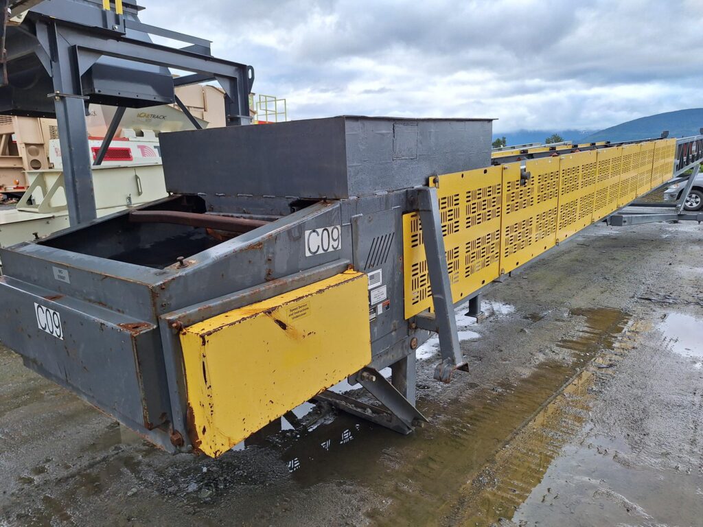 2016 Superior 36” x 60’ radial stacking conveyor