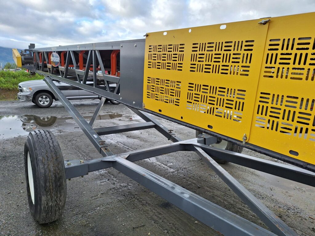 2016 Superior 36” x 60’ radial stacking conveyor