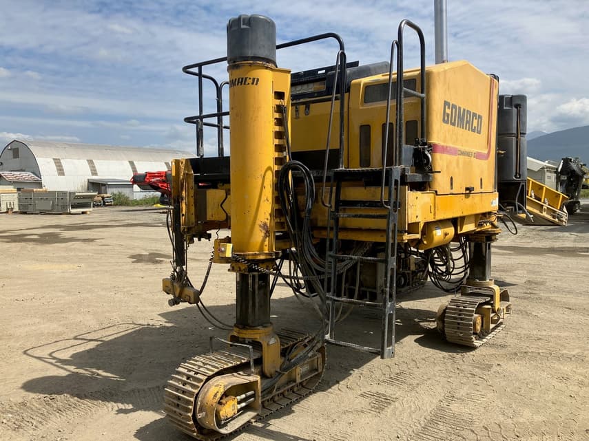 GOMACO Commander III