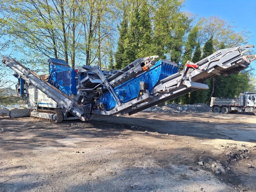 Kleemann MR 130i EVO2 impact crusher.
