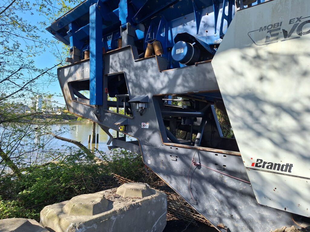 Kleemann MR 130i EVO2 impact crusher.