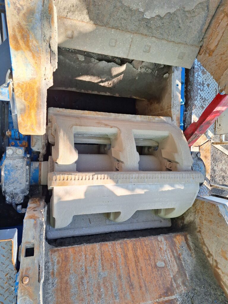Kleemann MR 130i EVO2 impact crusher.