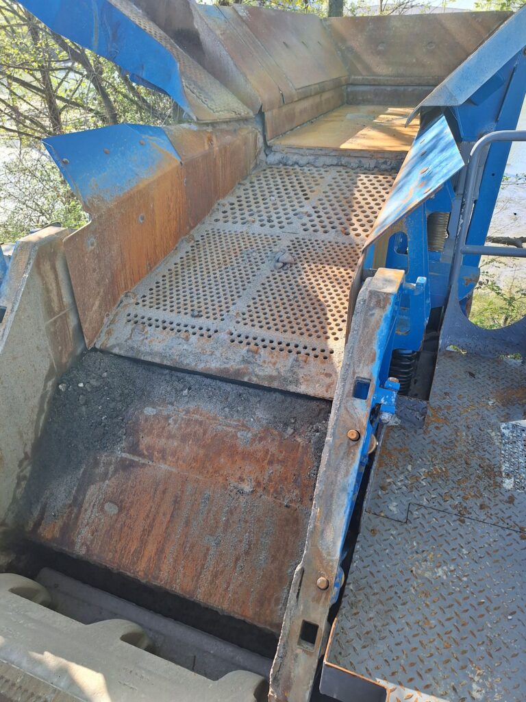 Kleemann MR 130i EVO2 impact crusher.