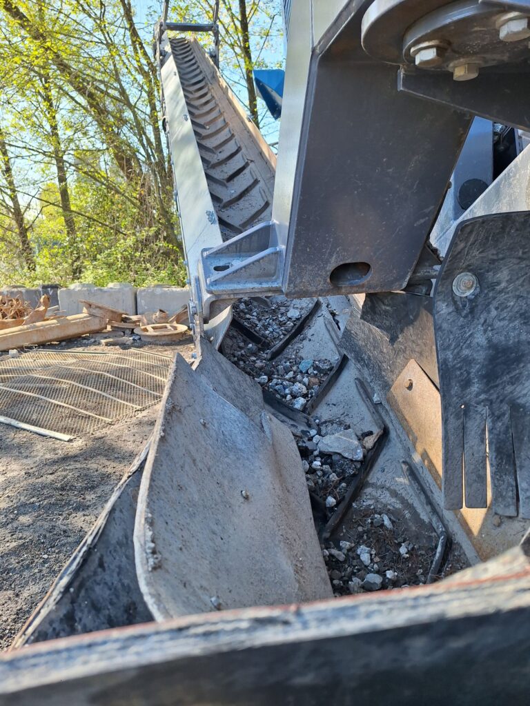 Kleemann MR 130i EVO2 impact crusher.