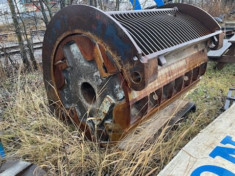 CBI 6400T horizontal grinder 4 Pocket Chip Rotor.